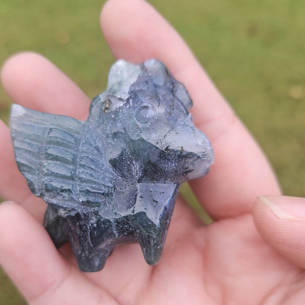 2 unicorn carving - Picture 3 of 4
